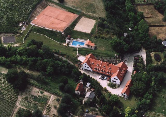 Szél Fiai Fogadó Nyúl Exterior foto